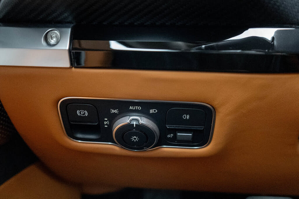 2025 Aston Martin Vantage Coupe RWD photo 15