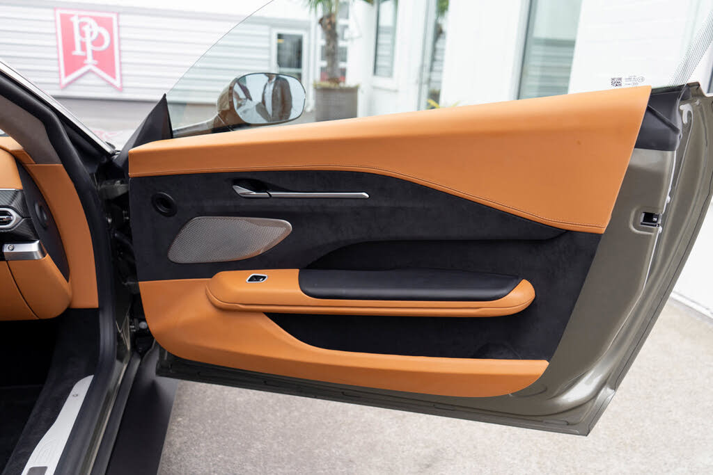 2025 Aston Martin Vantage Coupe RWD photo 22