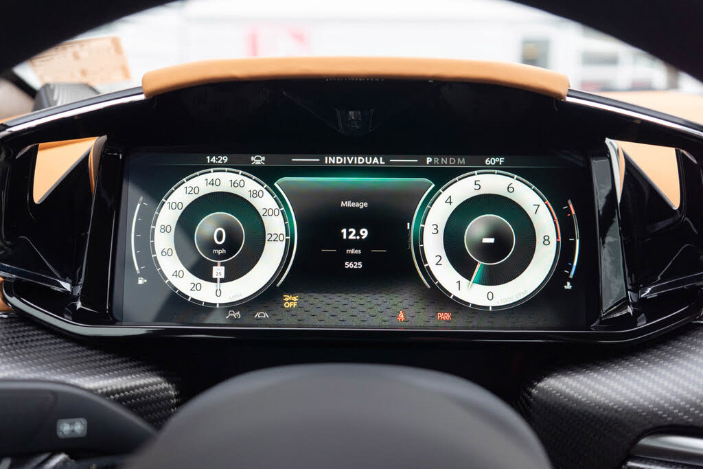 2025 Aston Martin Vantage Coupe RWD photo 5