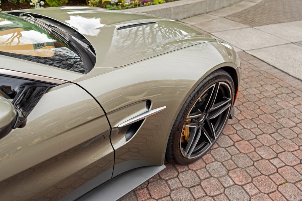 2025 Aston Martin Vantage Coupe RWD photo 8