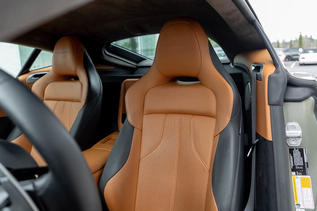 2025 Aston Martin Vantage Coupe RWD photo 10