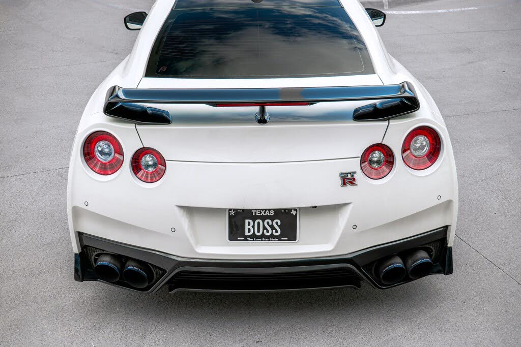 2020 Nissan GT-R Premium AWD photo 12