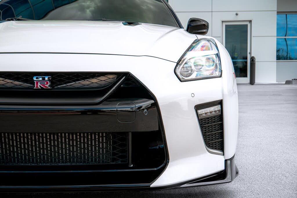 2020 Nissan GT-R Premium AWD photo 18