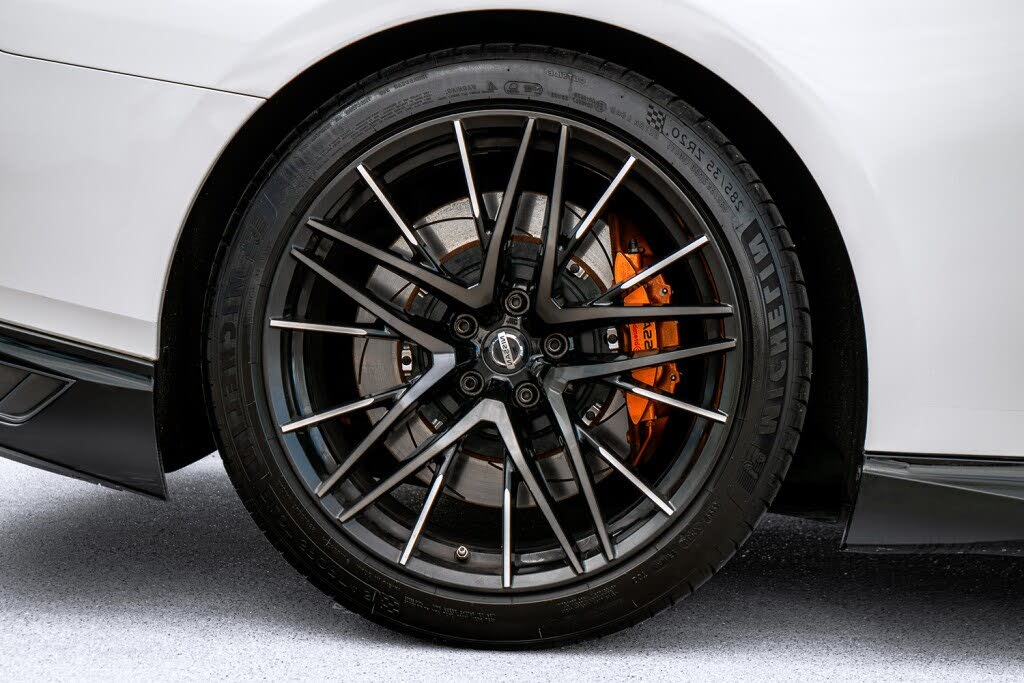 2020 Nissan GT-R Premium AWD photo 21