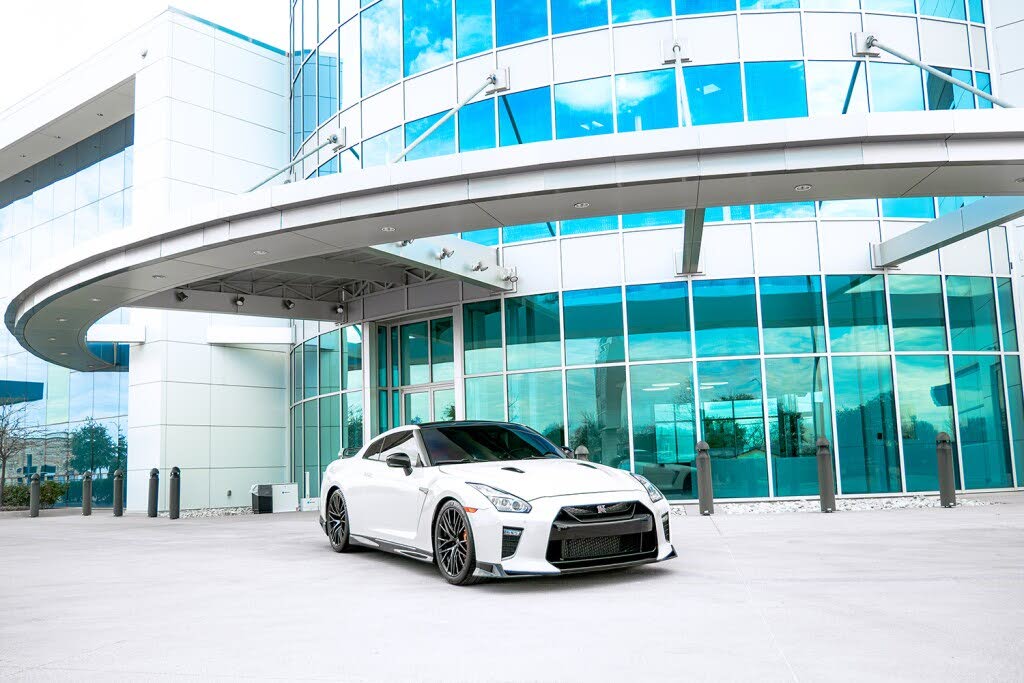 2020 Nissan GT-R Premium AWD photo 7