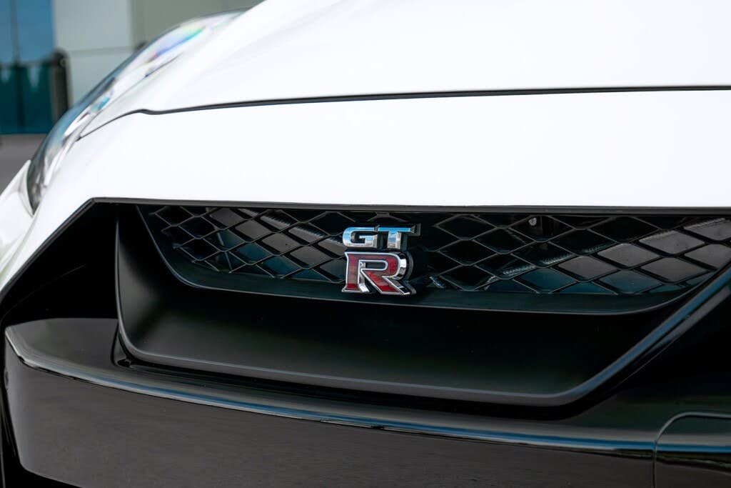 2020 Nissan GT-R Premium AWD photo 10