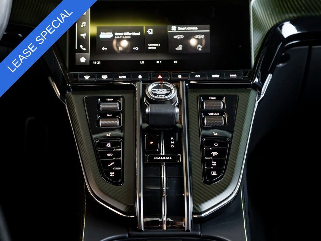 2025 Aston Martin Vantage Coupe RWD photo 17