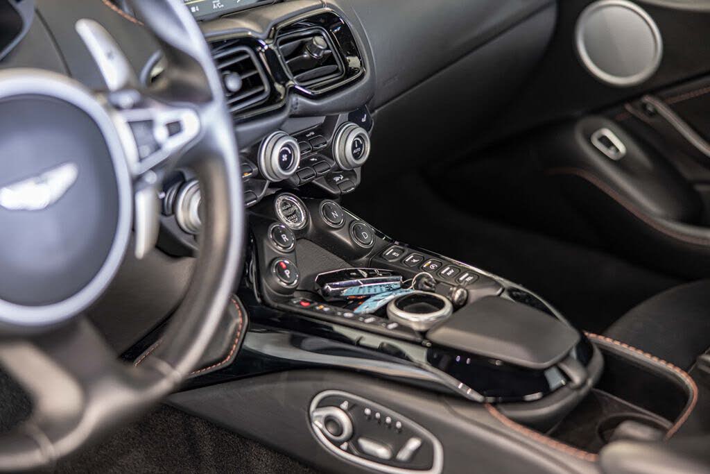 2019 Aston Martin Vantage RWD photo 19