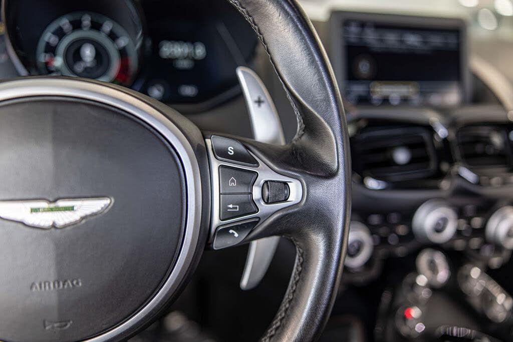 2019 Aston Martin Vantage RWD photo 23