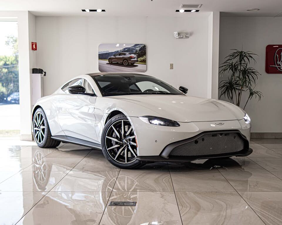 2019 Aston Martin Vantage RWD photo 5