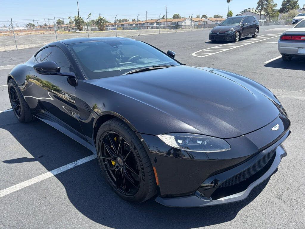 2019 Aston Martin Vantage RWD photo 2