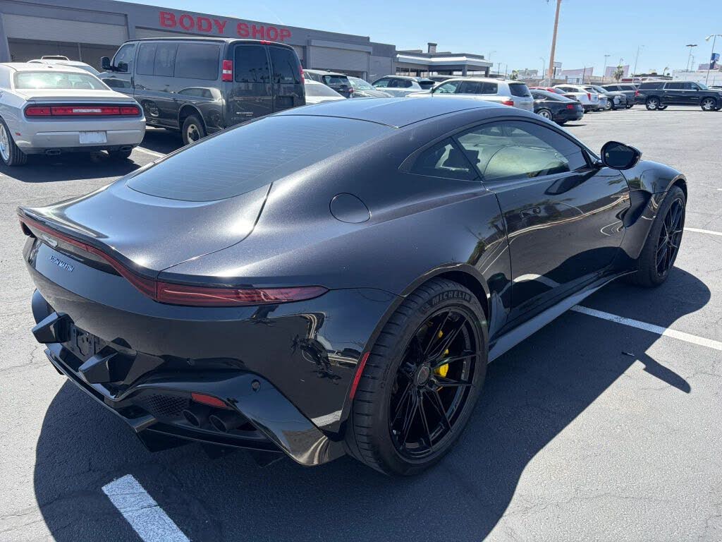 2019 Aston Martin Vantage RWD photo 4