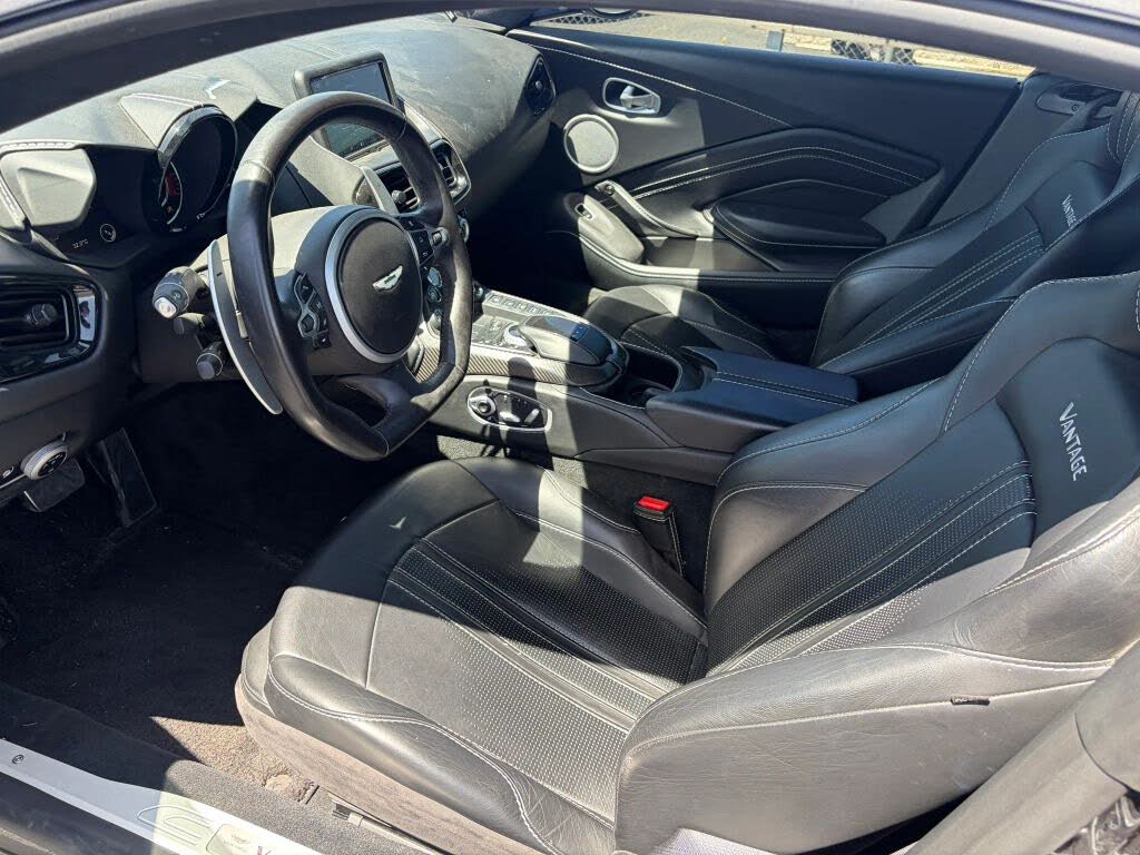 2019 Aston Martin Vantage RWD photo 8