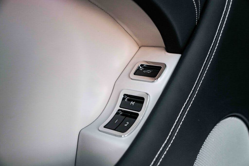 2021 Bentley Bentayga V8 AWD photo 23