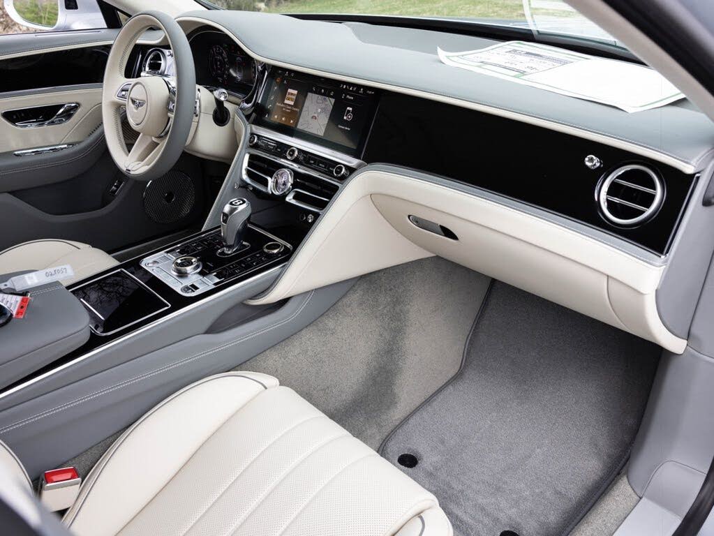 2026 Bentley Flying Spur AWD photo 4