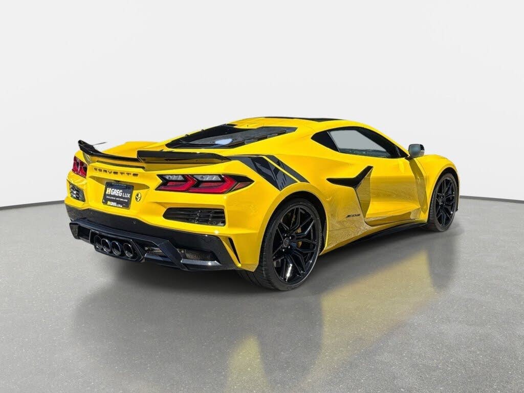 2025 Chevrolet Corvette Z06 3LZ Coupe RWD photo 3