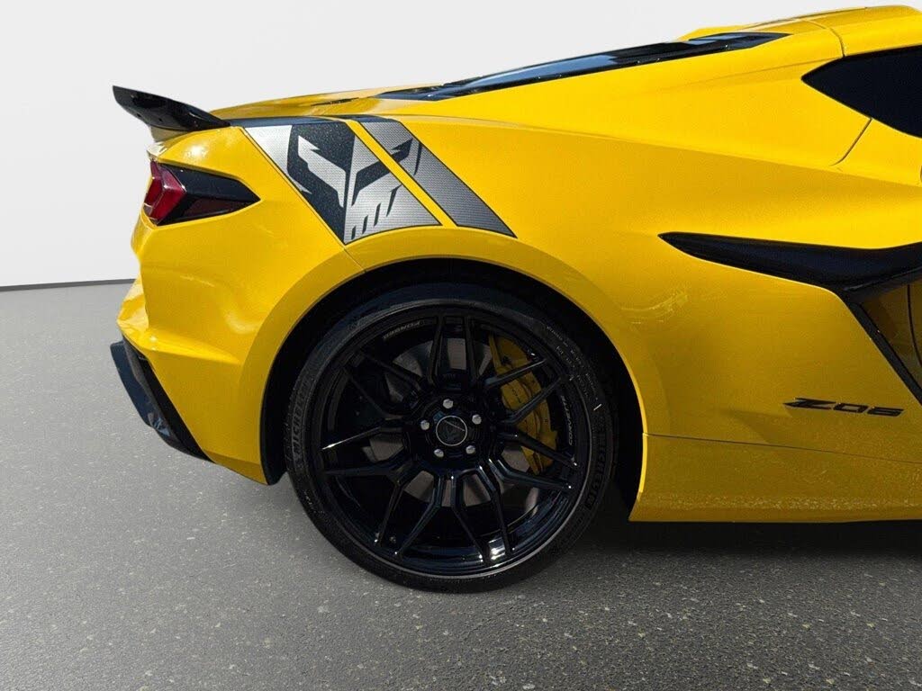 2025 Chevrolet Corvette Z06 3LZ Coupe RWD photo 21