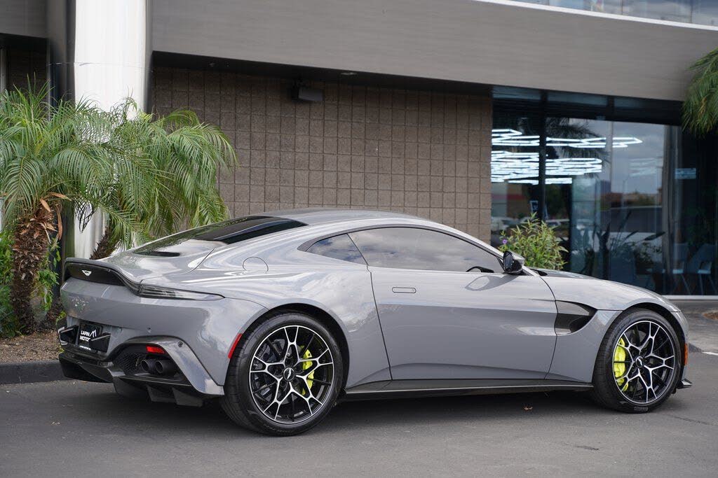 2020 Aston Martin Vantage photo 11