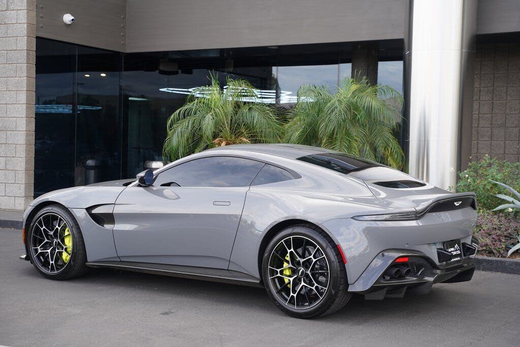 2020 Aston Martin Vantage photo 12