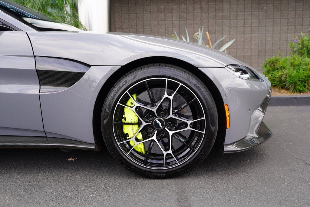2020 Aston Martin Vantage photo 13