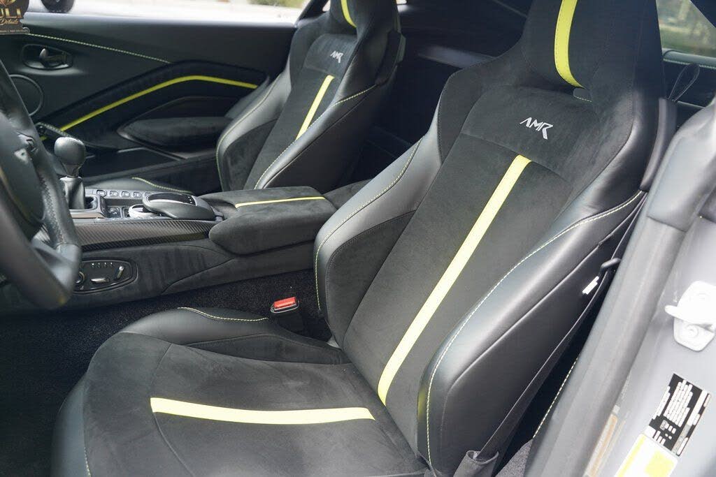 2020 Aston Martin Vantage photo 16