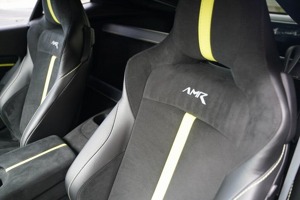 2020 Aston Martin Vantage photo 17