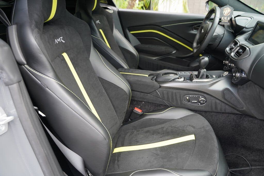 2020 Aston Martin Vantage photo 19