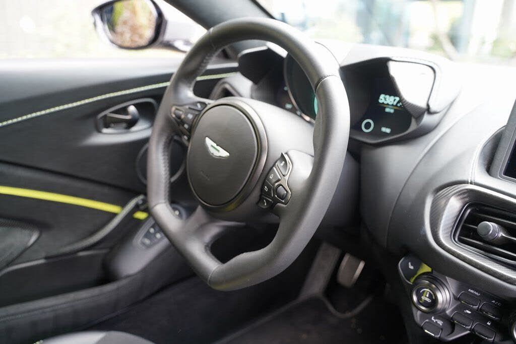 2020 Aston Martin Vantage photo 20