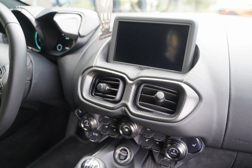 2020 Aston Martin Vantage photo 21