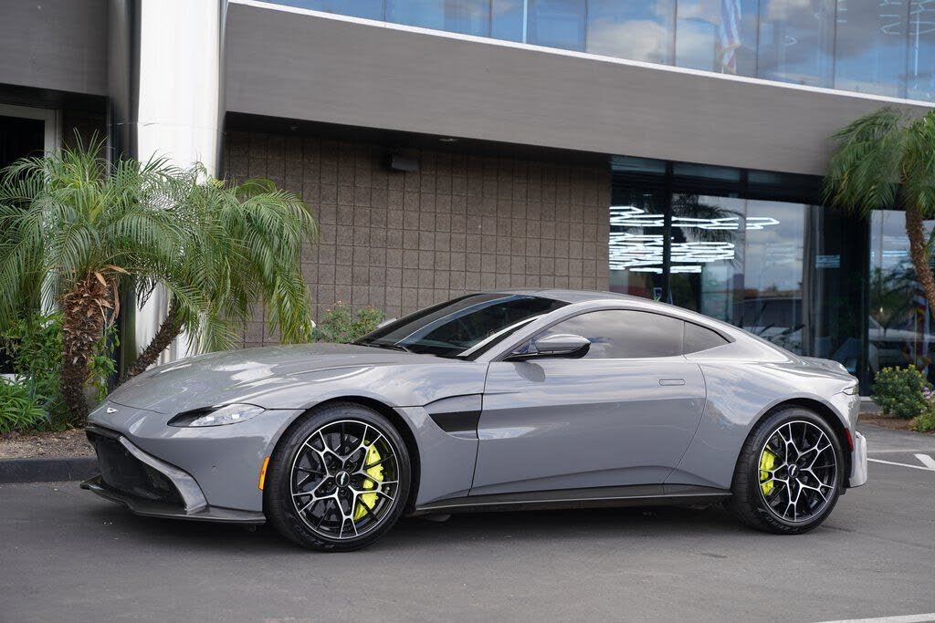 2020 Aston Martin Vantage photo 9