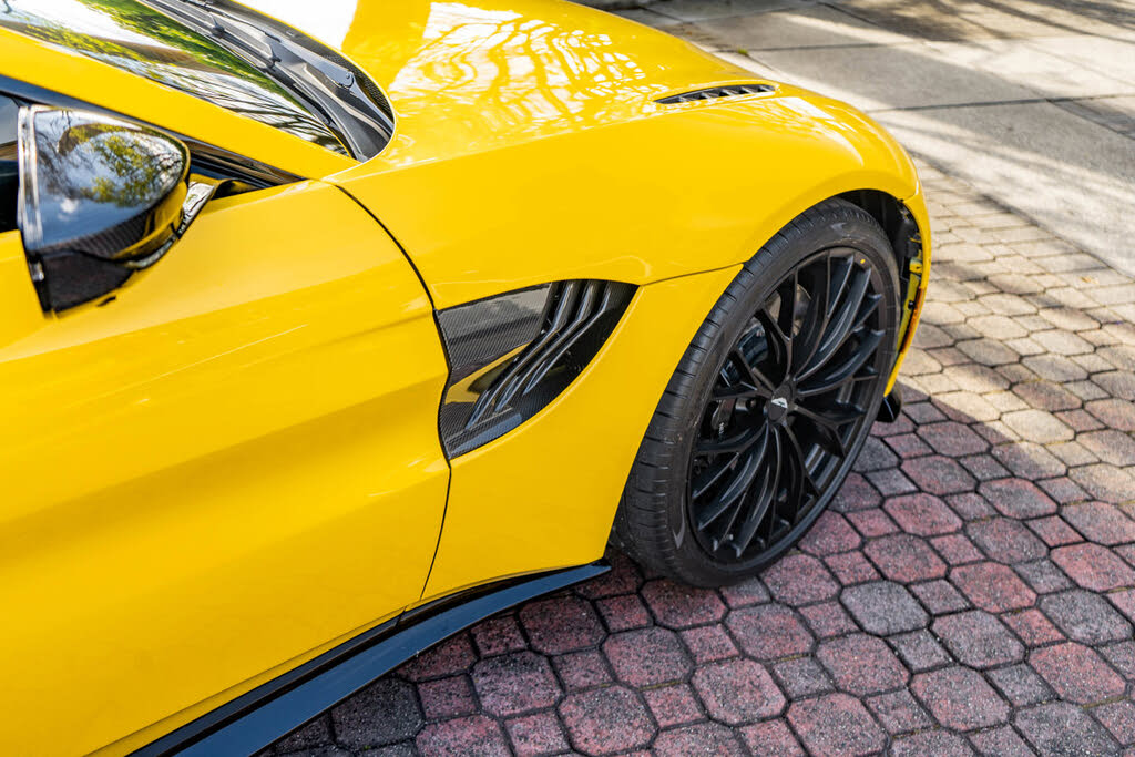 2023 Aston Martin Vantage V8 Coupe RWD photo 9