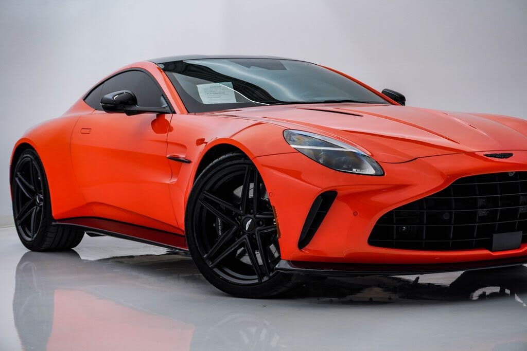 2025 Aston Martin Vantage Coupe RWD photo 2
