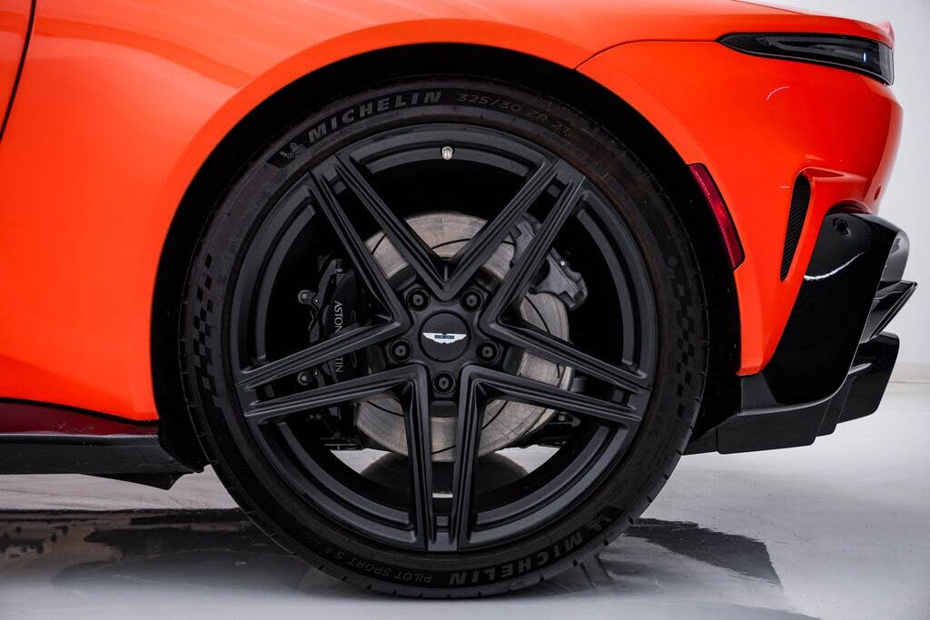 2025 Aston Martin Vantage Coupe RWD photo 15
