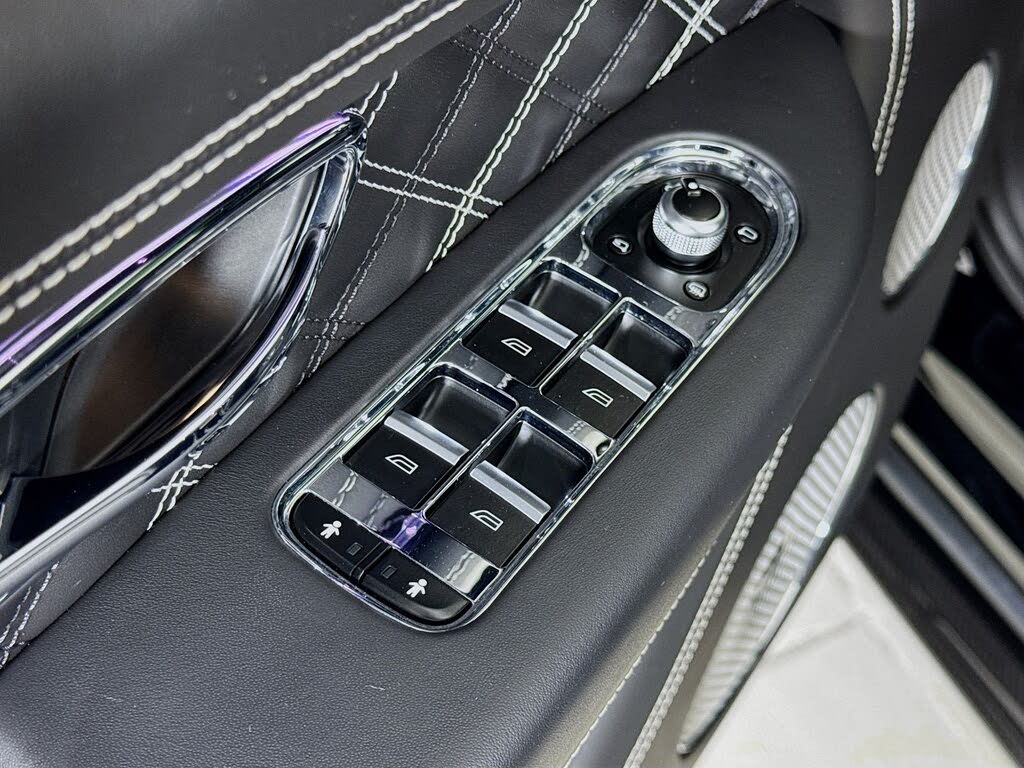 2021 Bentley Bentayga V8 AWD photo 17