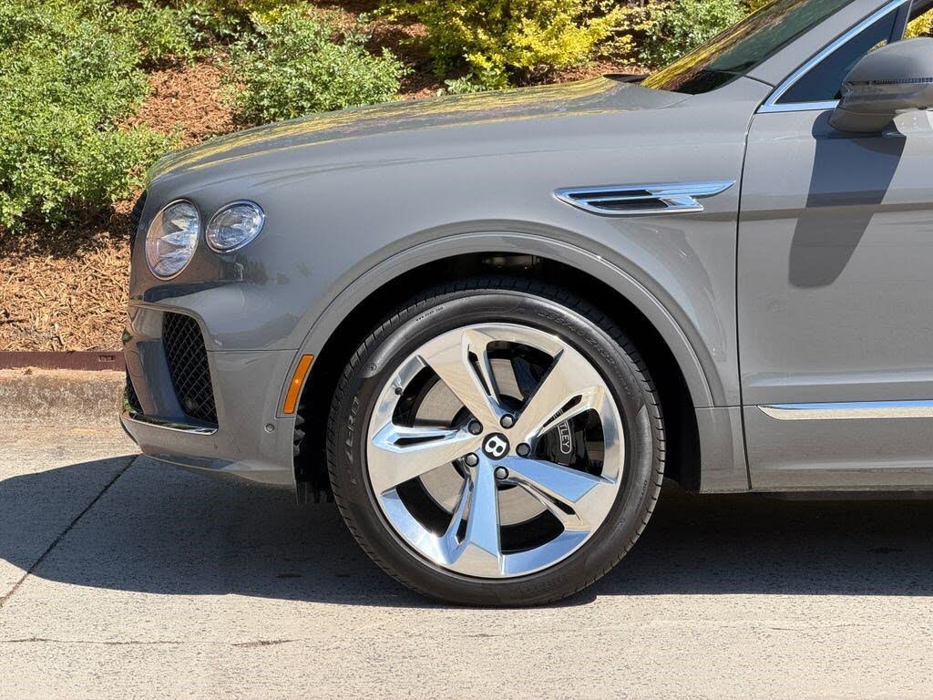 2025 Bentley Bentayga Azure V8 AWD photo 14