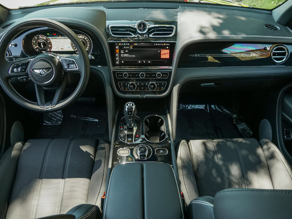 2025 Bentley Bentayga photo 12