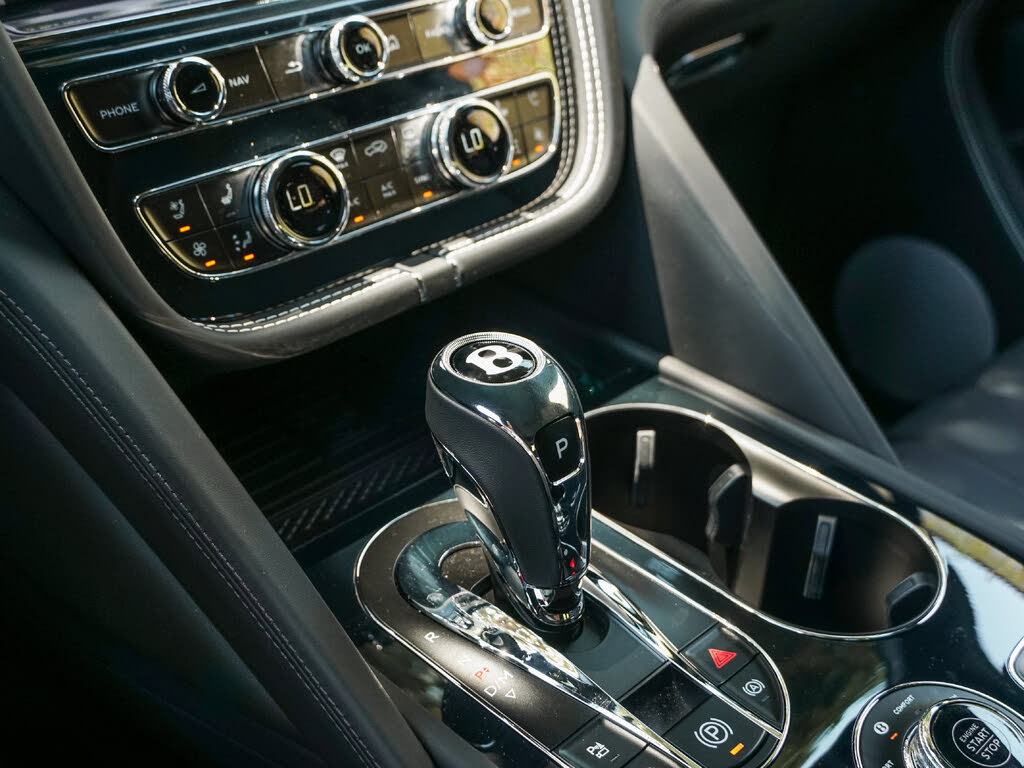 2025 Bentley Bentayga photo 14