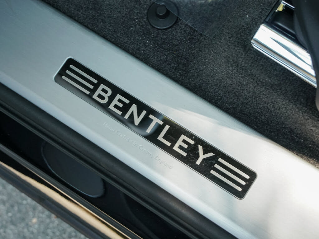 2025 Bentley Bentayga photo 20
