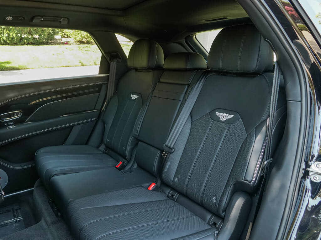 2025 Bentley Bentayga photo 23