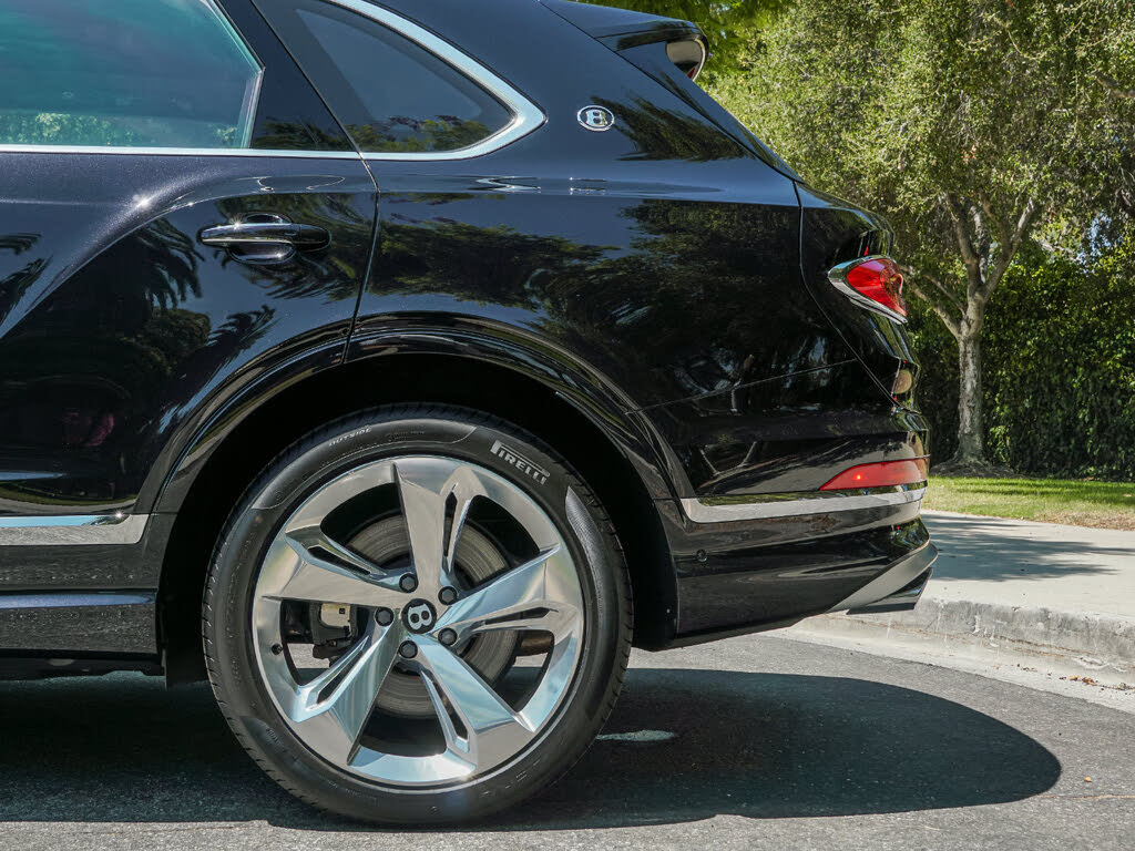 2025 Bentley Bentayga photo 4