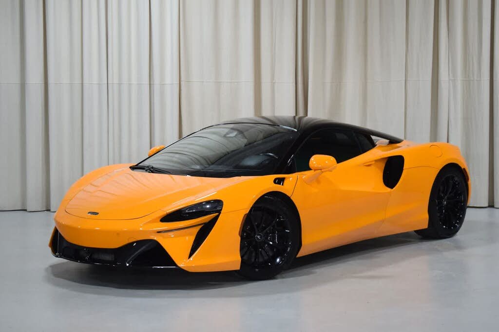 2024 McLaren Artura RWD