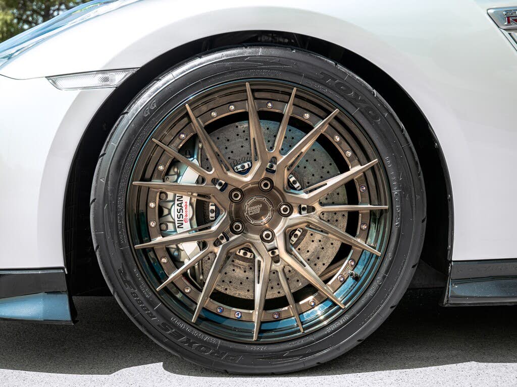 2020 Nissan GT-R Premium AWD photo 18