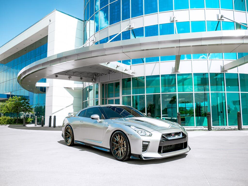 2020 Nissan GT-R Premium AWD photo 7
