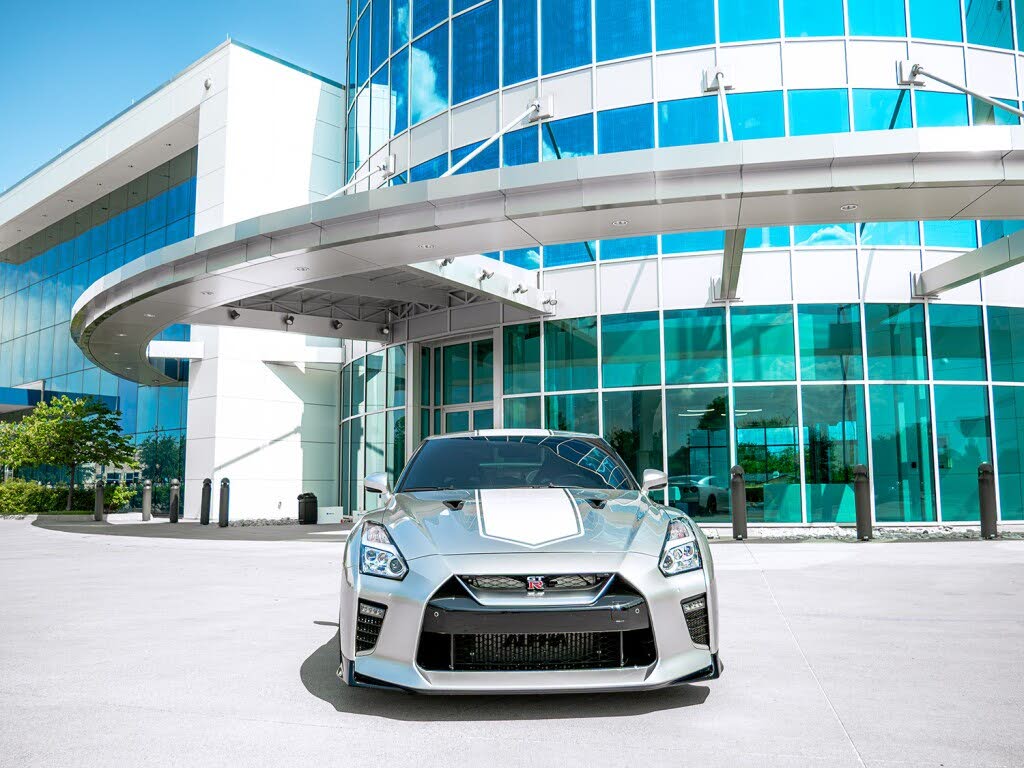 2020 Nissan GT-R Premium AWD photo 8