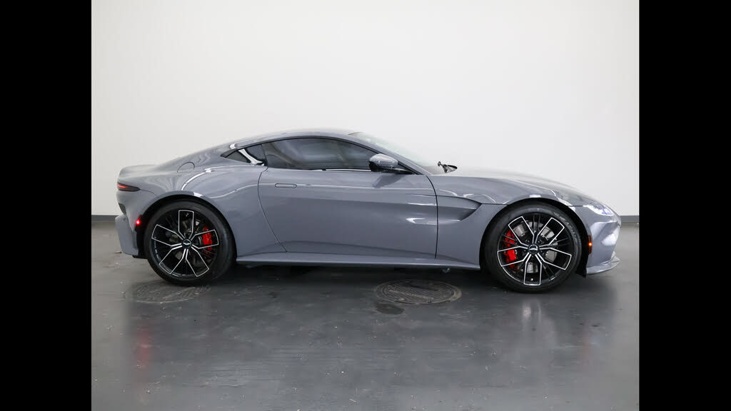 2021 Aston Martin Vantage Coupe RWD photo 2