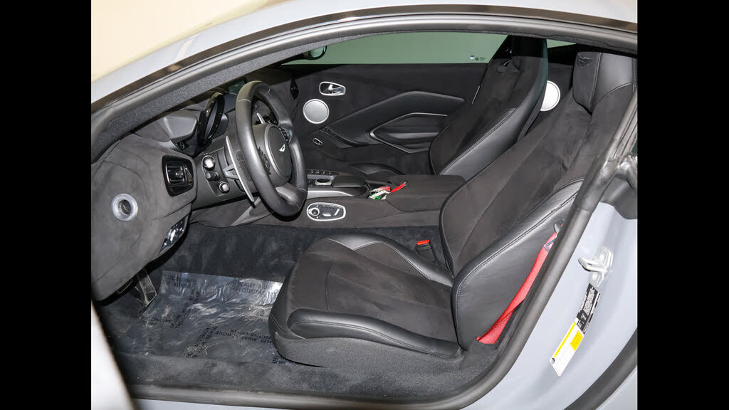 2021 Aston Martin Vantage Coupe RWD photo 11