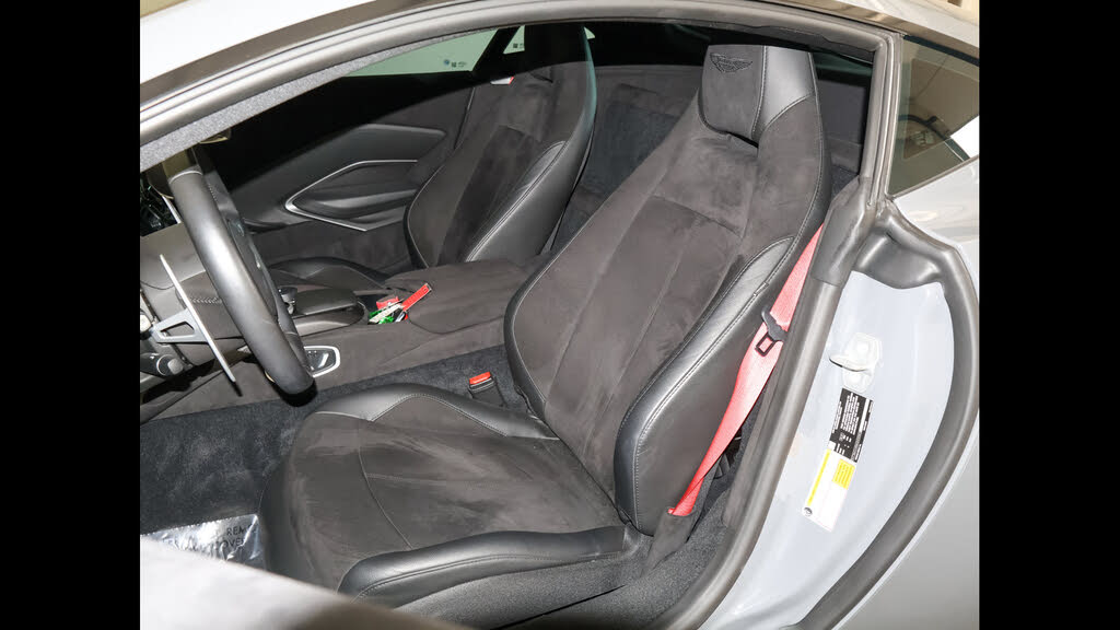 2021 Aston Martin Vantage Coupe RWD photo 12