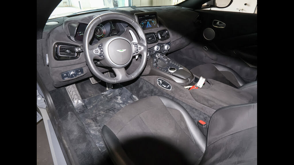 2021 Aston Martin Vantage Coupe RWD photo 17