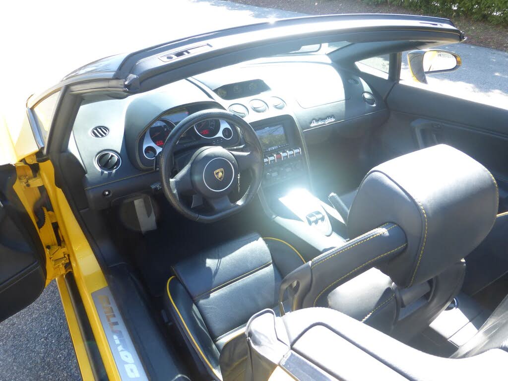 2010 Lamborghini Gallardo LP 560-4 Spyder AWD photo 16