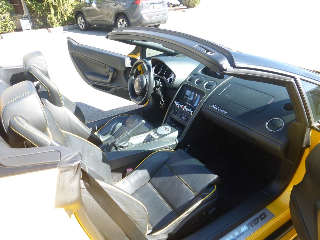 2010 Lamborghini Gallardo LP 560-4 Spyder AWD photo 17